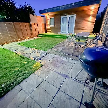 Stunning Studio Garden House - Free Wifi & Parking Hendon Luaran gambar