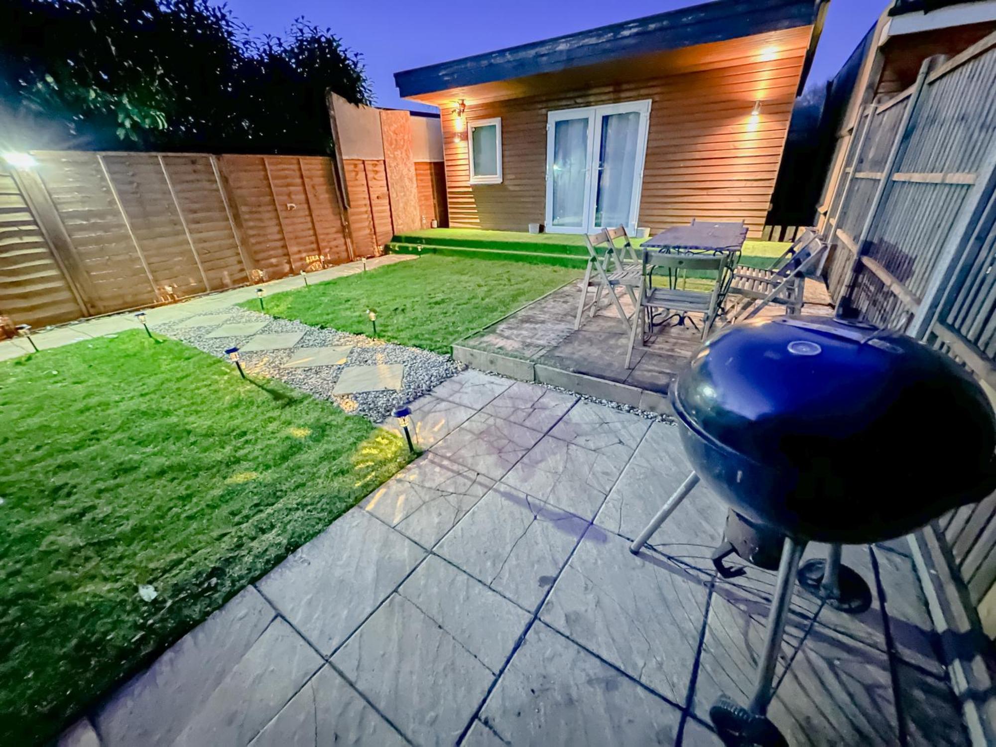 Stunning Studio Garden House - Free Wifi & Parking Hendon Luaran gambar